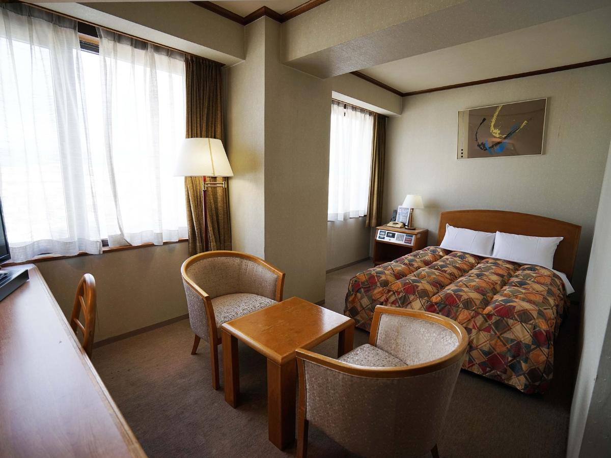 Neyagawa Trend Hotel Экстерьер фото